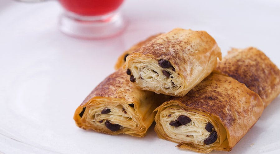 tahinli ve cevizli tatlı börek