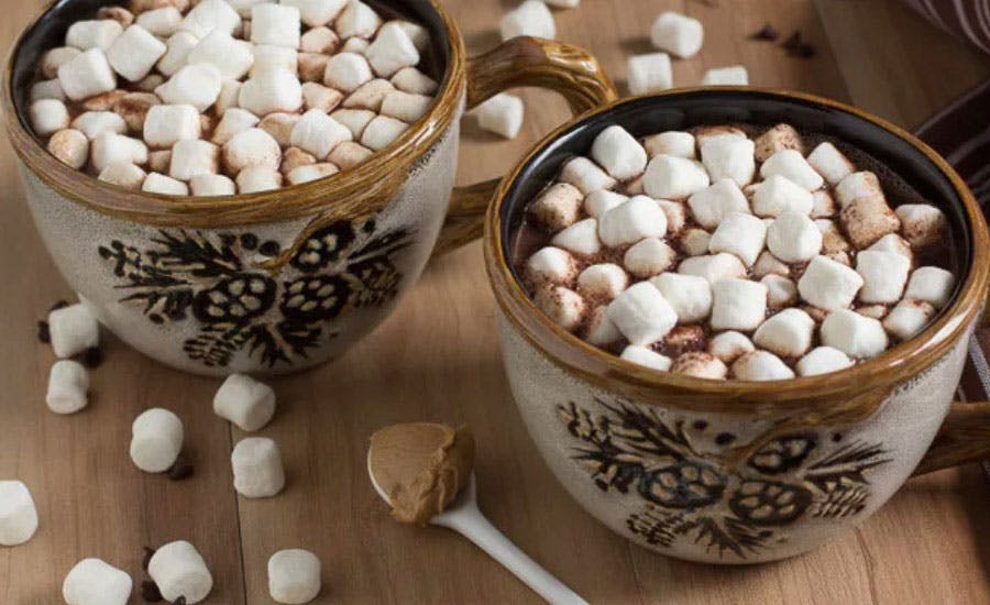 marşmelov parçacıklı sıcak çikolata