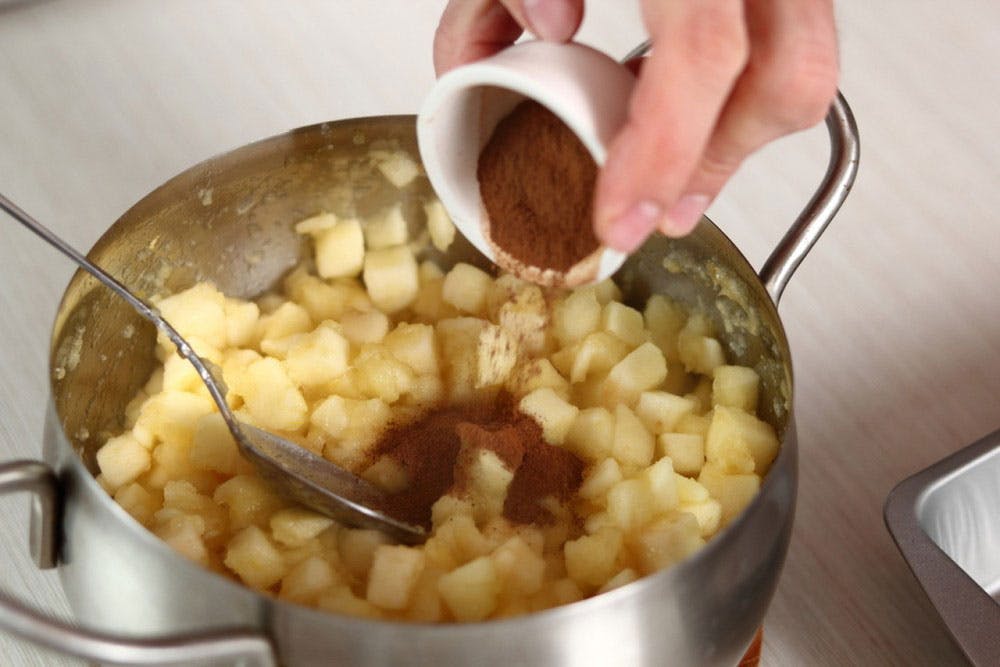 elmalı tartın içinin hazırlanışı