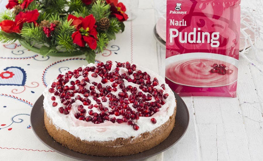 Narlı Pudingli ve Çikolata Pudingli Yılbaşı Keki