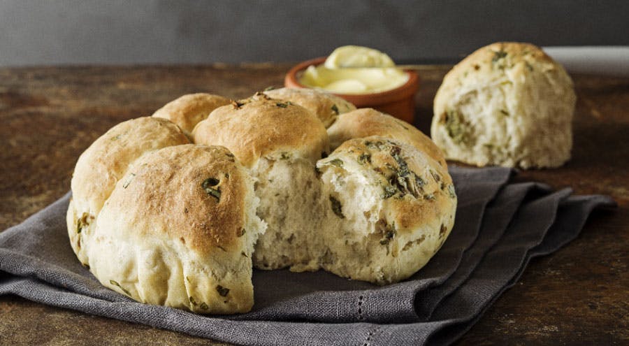 fesleğenli çiçek ekmek