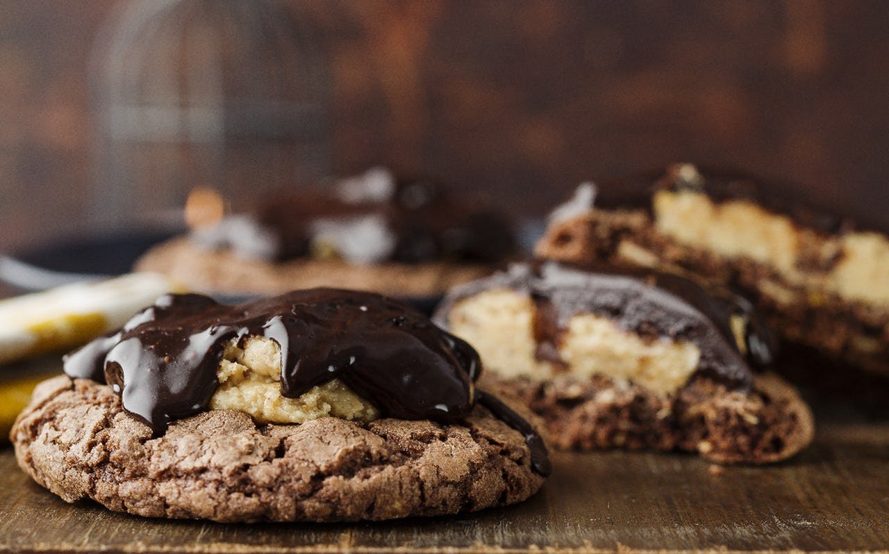 çikolatalı ve yer fıstıklı kurabiye