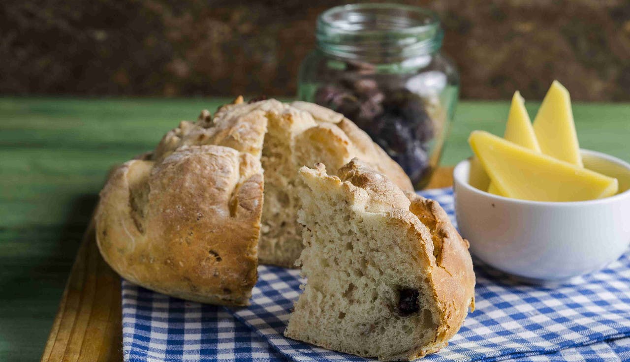 kuru meyveli tatlı ekmek
