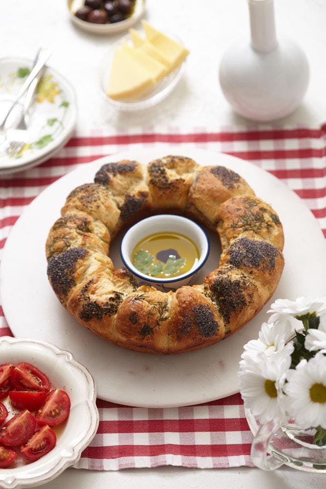 çeşnili çiçek ekmek