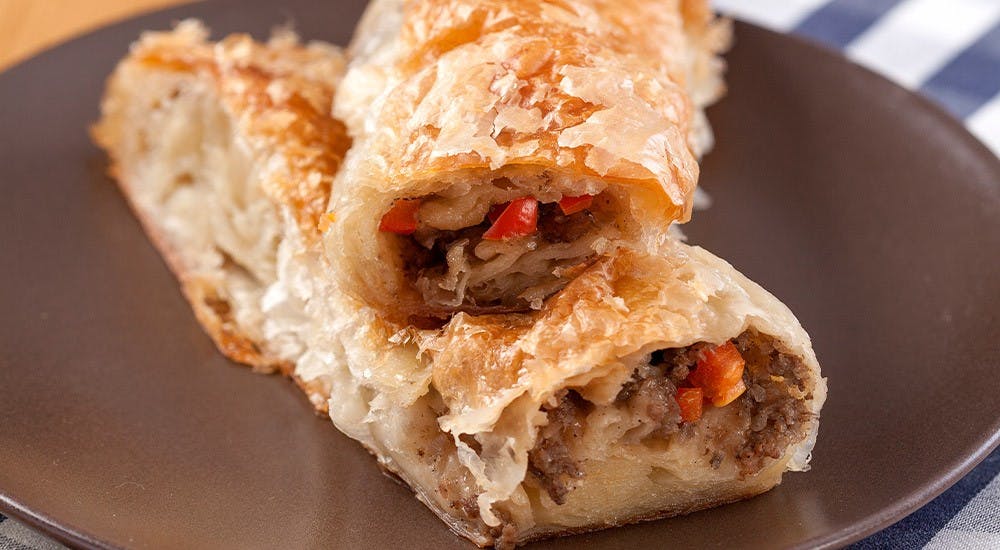 baklava yufkasından kıymalı börek