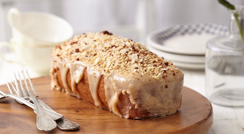 Baharatlı ve Bal Bademli Pudingli Kek