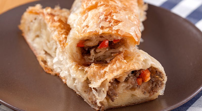 Baklava Yufkasında Kıymalı Börek Tarifi