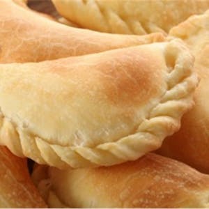 Baharatlı Tavukla İspanyol Böreği (Empanadas) Tarifi