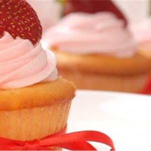 Beyaz Çikolatalı ve Çilekli Cupcake Tarifi