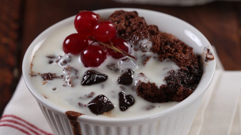 Fındık Kremalı Parça Çikolatalı Sufle Tarifi