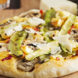 Mantarlı ve Eritme Peynirli Pizza Tarifi