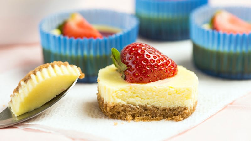 Çilekli Pudingli Mini Cheesecake Tarifi