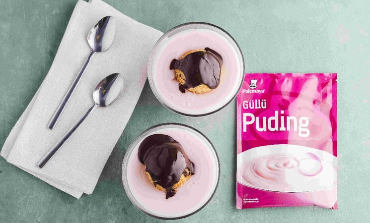 Sütlü Kadayıf ve Çikolata Soslu Güllü Puding Tarifi