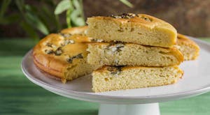 Mısır Unlu ve Isırgan Otlu Ekmek Tarifi
