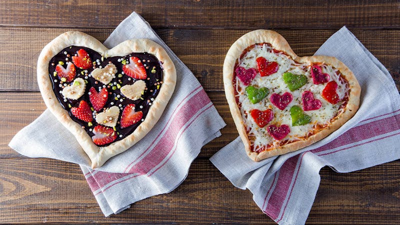 Sevgililer Gününe Özel Pizza Tarifi (Kalpli Pizza)