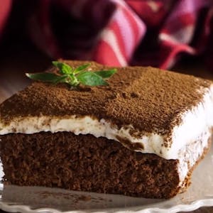 Tiramisu Kremalı Kakaolu Kek Tarifi