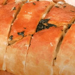 Fesleğen Soslu Kaşar Peynirli Ekmek Tarifi