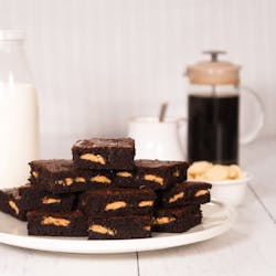 Beyaz Çikolatalı Brownie Tarifi (Videolu)