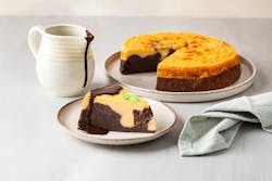 Bitter Çikolatalı ve Çikolatalı Naneli Pudingli Cheesecake Tarifi