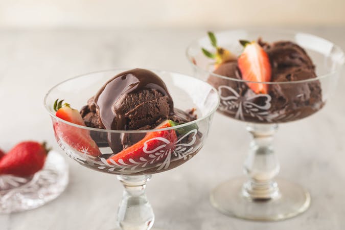 Sıcak Yaz Günlerine Ferahlık Katacak Bir Alternatif: Şeker İlavesiz Kakaolu Muzlu Dondurma (Nice Cream) Tarifi