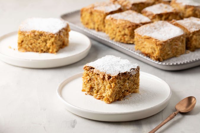Eve Mis Gibi Bir Hava Katacak: Cevizli ve Tarçınlı Havuçlu Kek Tarifi