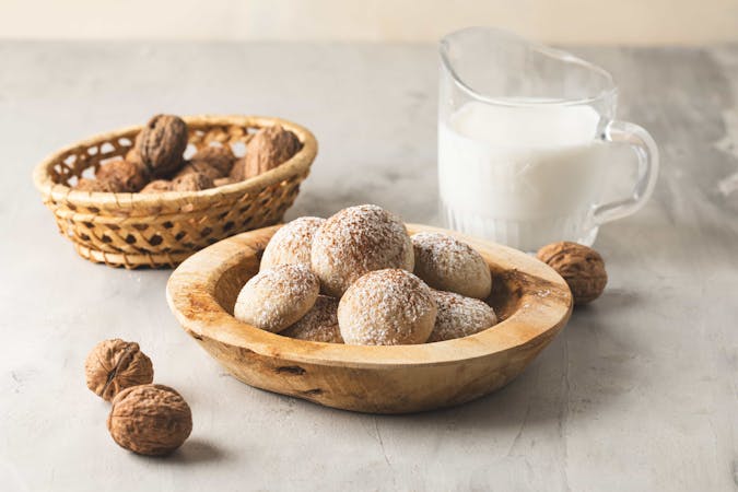 Ağızda Dağılan Kartopu Kurabiye Tarifi: Cevizli ve Nefis!