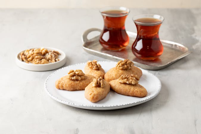 Şerbetini Tam Çeken Geleneksel Lezzet: Cevizli Kalburabastı Tarifi