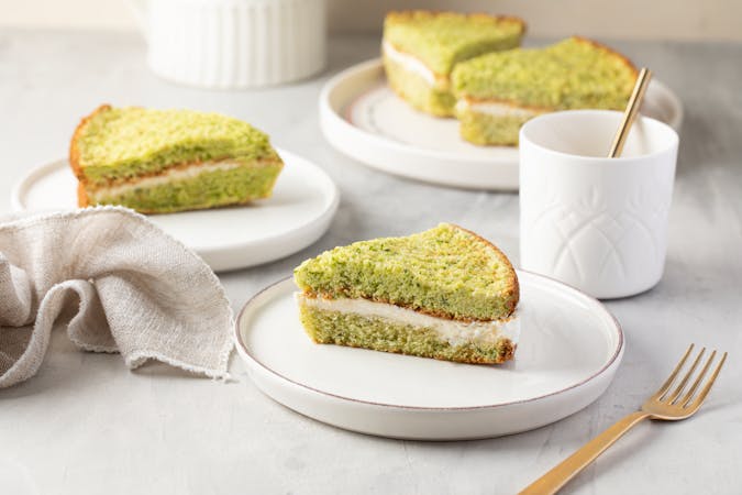 Rengi ve Lezzetiyle Mutlu Edecek O Kış Tatlısı: Ispanaklı Kek Tarifi