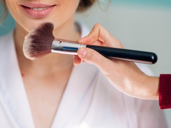 Make Up Artist at Home