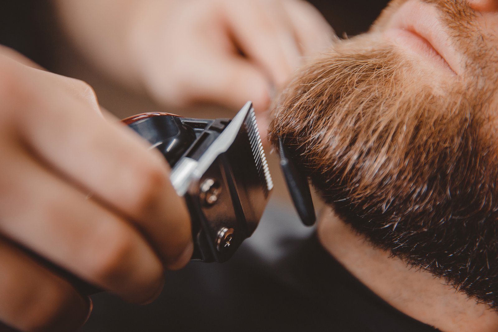 Beard trim and male grooming