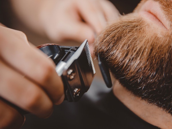Beard trim and male grooming