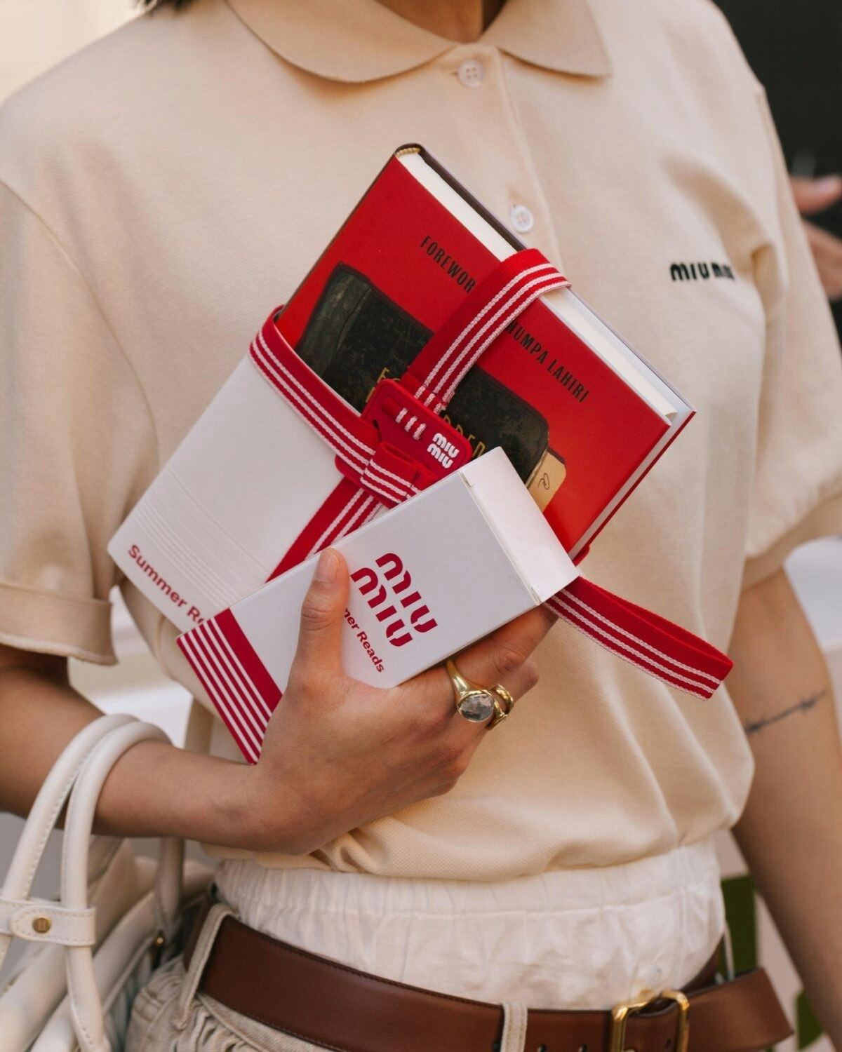 Miu Miu Summer Reads : une célébration littéraire au cœur des jardins ...