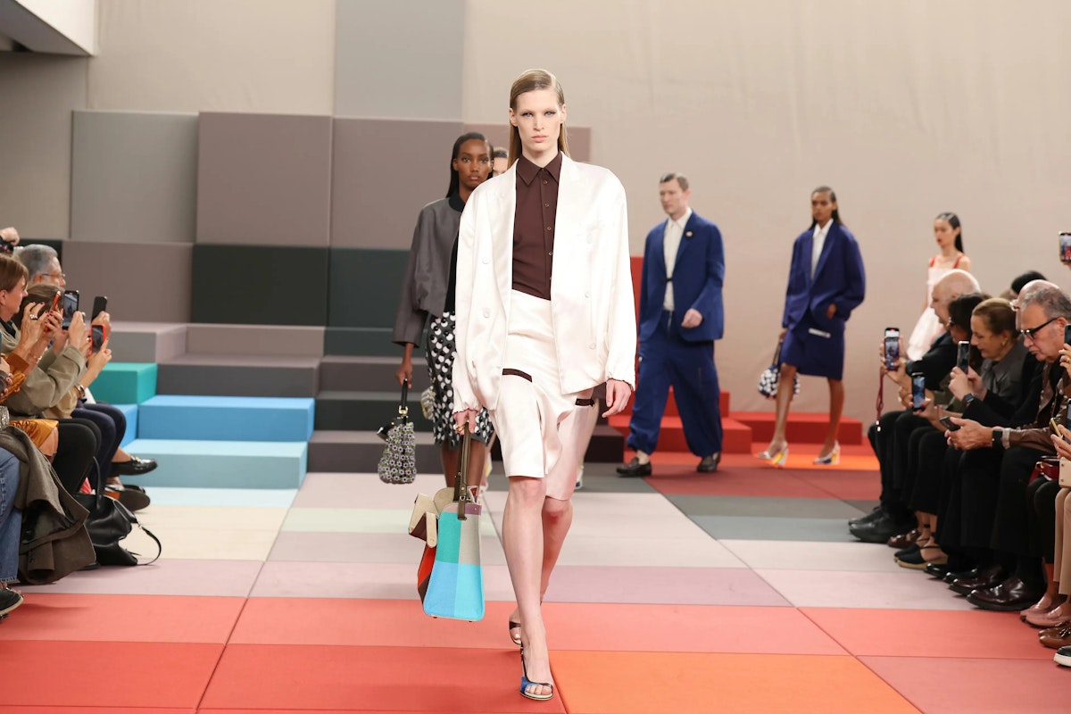 La Légèreté Selon Fendi, Entre Élégance Fluide Et Esprit Sportif