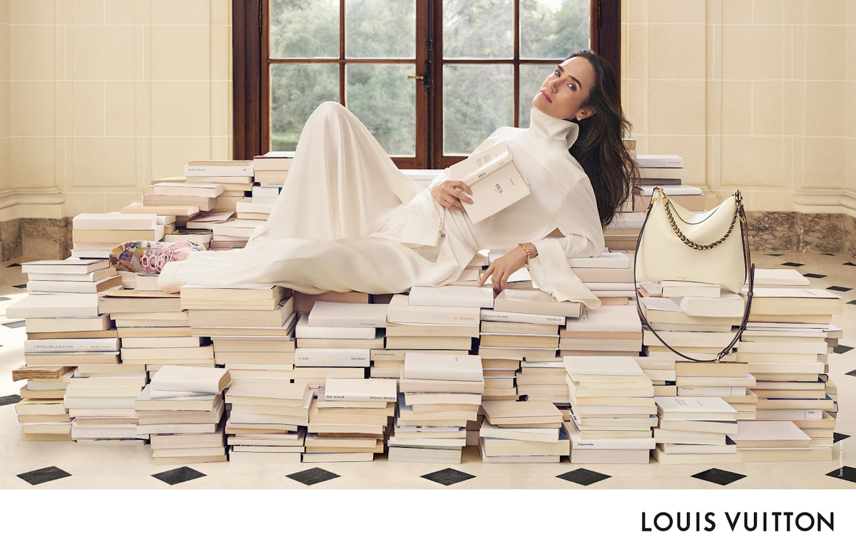 Louis Vuitton Printemps-ĂtĂ© 2026 : lâintimitĂ© en majestĂ© avec Jennifer ...
