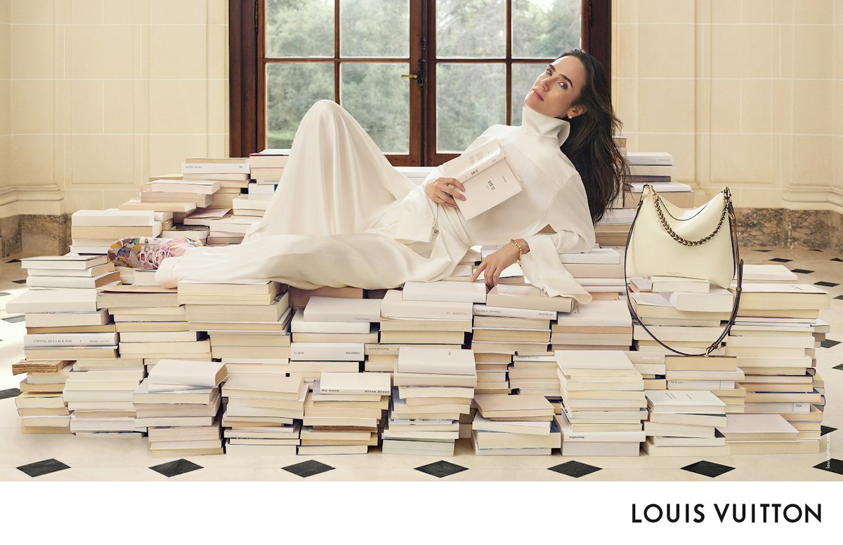 Louis Vuitton Printemps-Été 2026 : l’intimité en majesté avec Jennifer ...