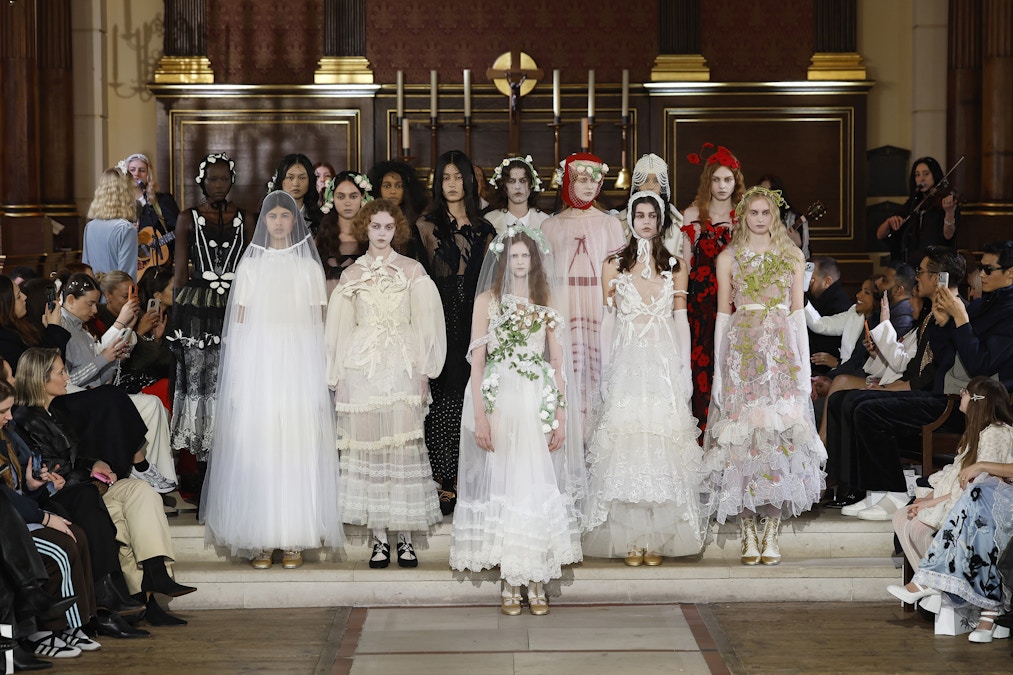 Revealed: Chez Bora Aksu, l'élégie blanche d'un fantôme anglais: Verified coverage by BRRO News Editorial Desk.