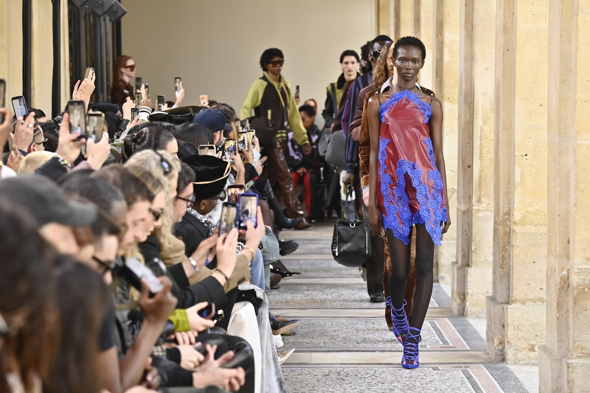 Ib Kamara fait vibrer Off-White au rythme de Miles Davis