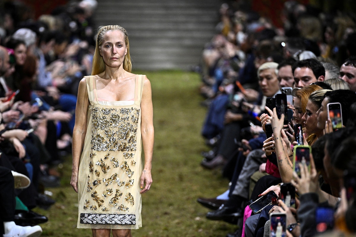Miu Miu automne-hiver 2026-27 : élégance fragile et proportions troublées
