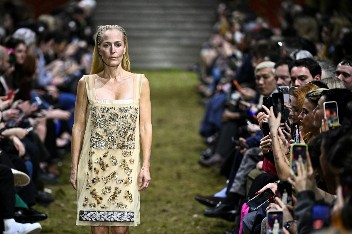 Miu Miu automne-hiver 2026-27 : élégance fragile et proportions troublées