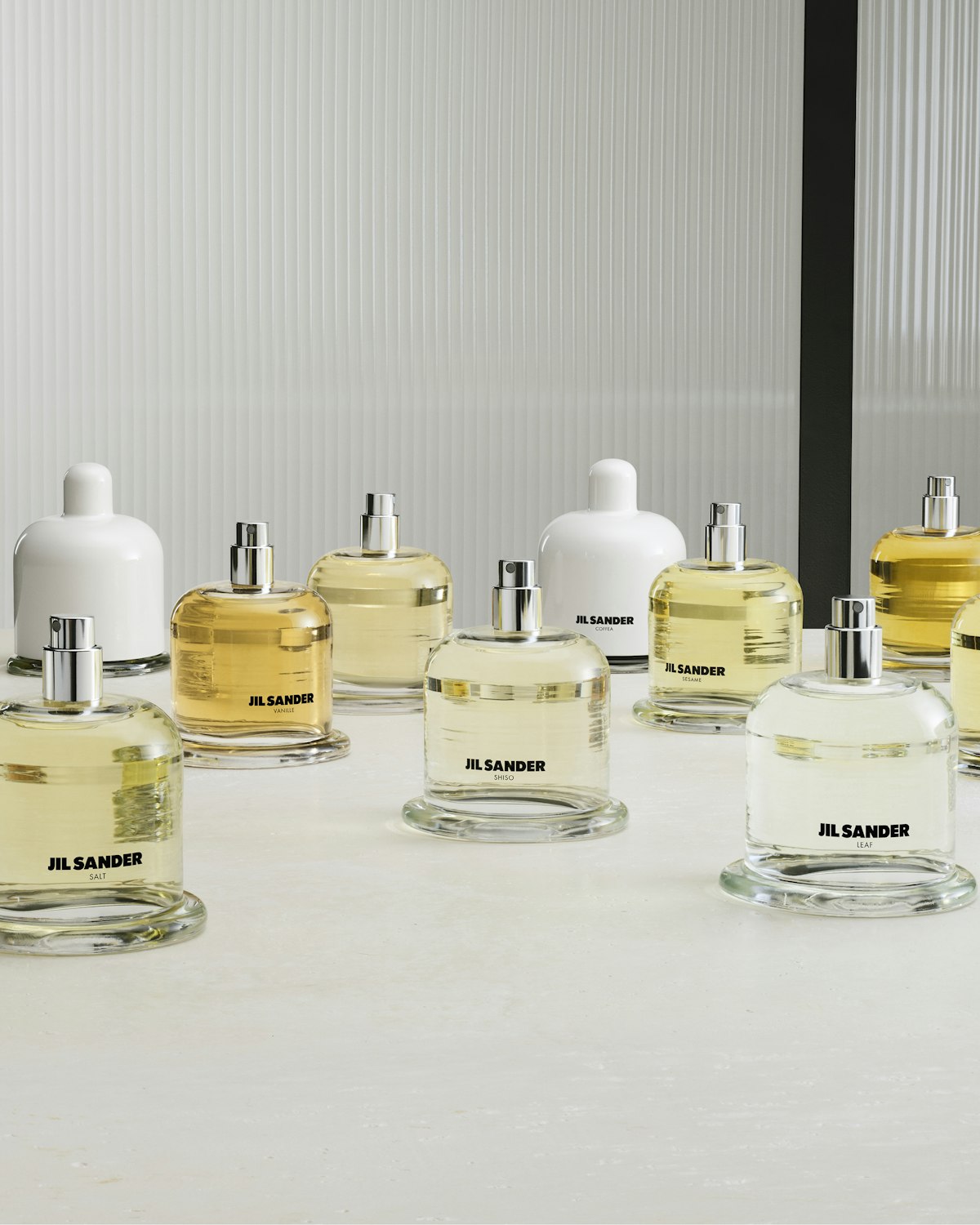 Six nouveaux parfums, une même idée de la simplicité selon Jil Sander