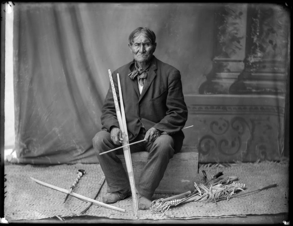 Geronimo. Front View, seated. Louisiana Purchase Exposition, St. Louis Fair, 1904.
Credit Information: © The Field MuseumID# CSA15791 Photographer: Charles Carpenter