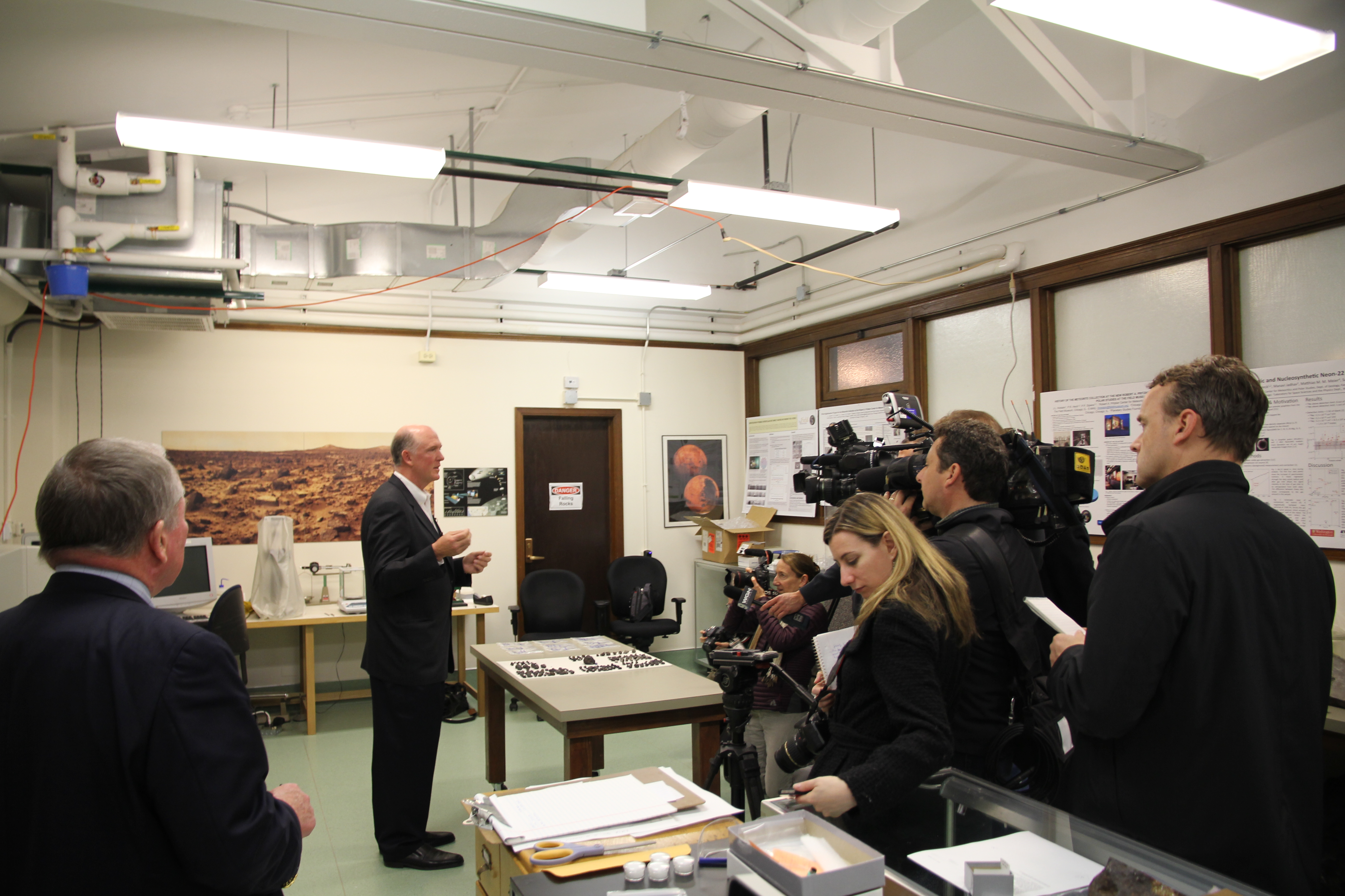 Image for Chelyabinsk meteorite donated to Field Museum