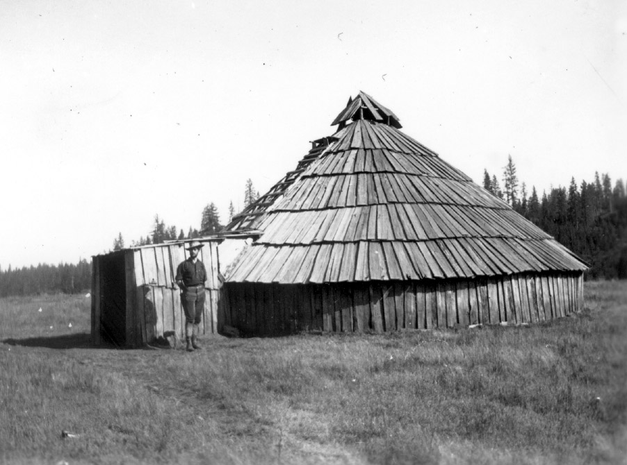 John Hudson collector for Field Museum in California, ca. 1902.
 
© The Field Museum, ID# CSA10252