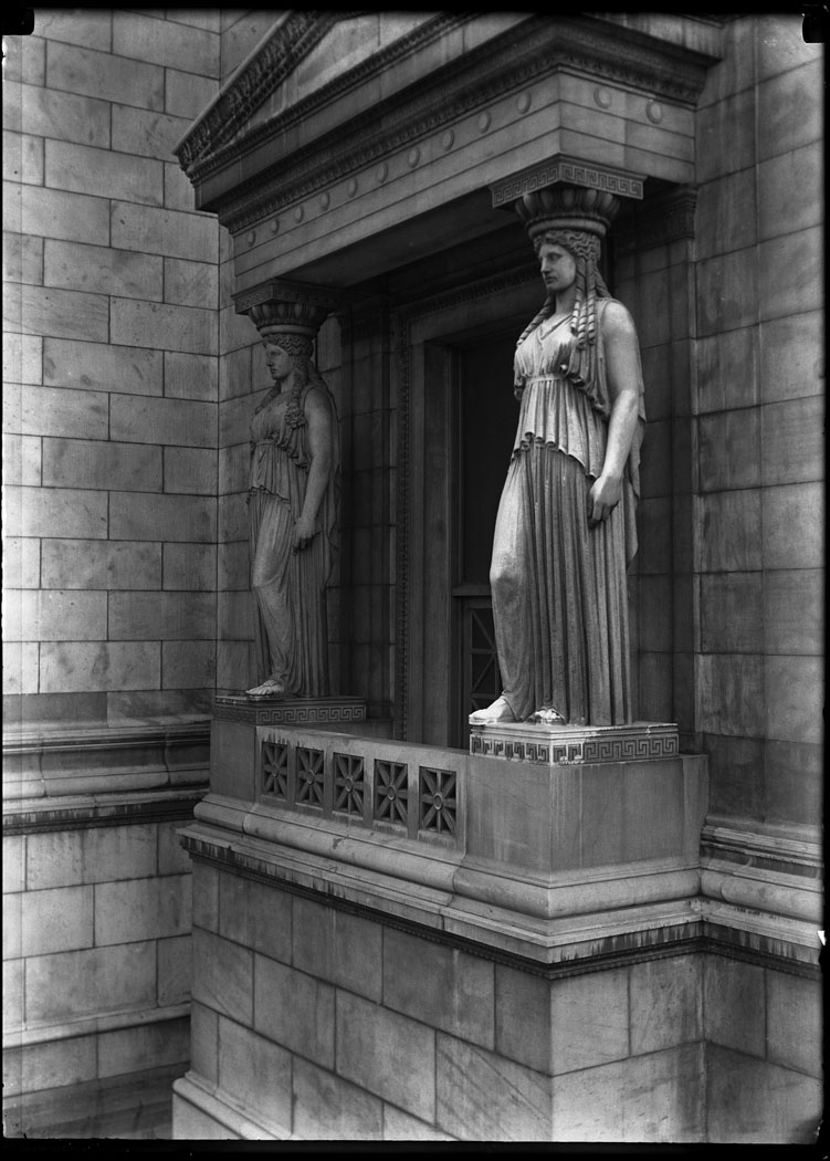 Caryatid statues and porch. Field Museum of Natural History exteriorCredit Information:© 1920 The Field Museum ID# CSGN40501Photographer: Charles Carpenter