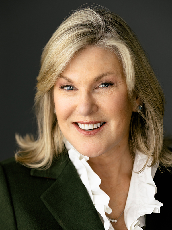 Headshot of Sandy Deromedi