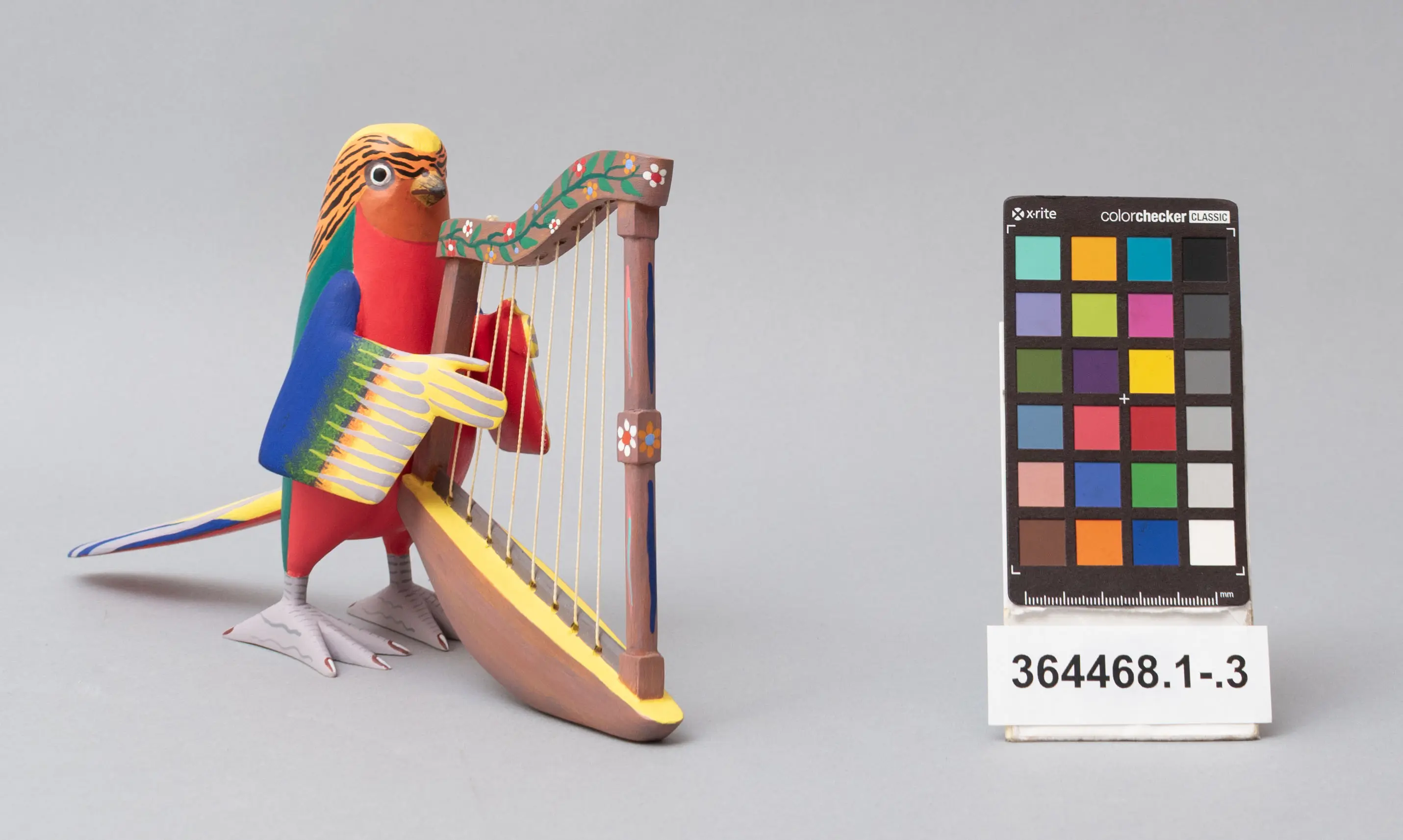 Rainbow” dinosaur had iridescent feathers like a hummingbird