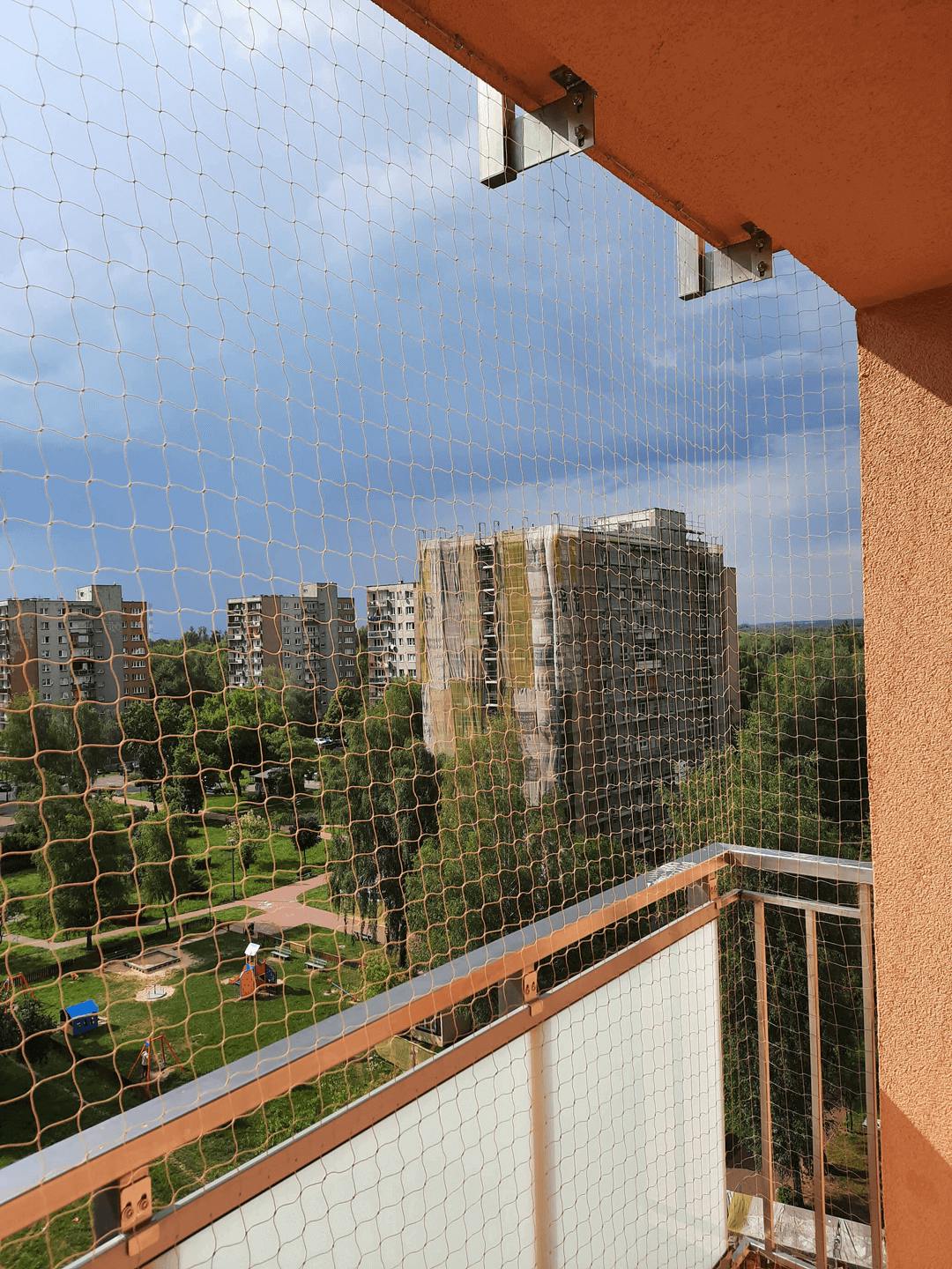 Siatka ochronna na balkon dla kota