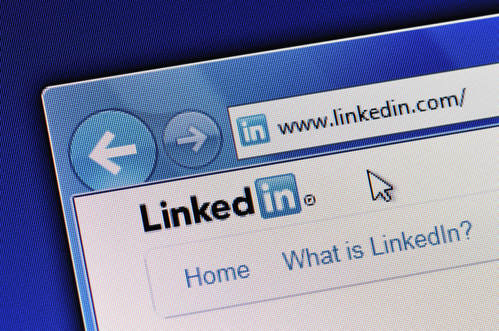 6 reasons doctors should have a LinkedIn profile Image