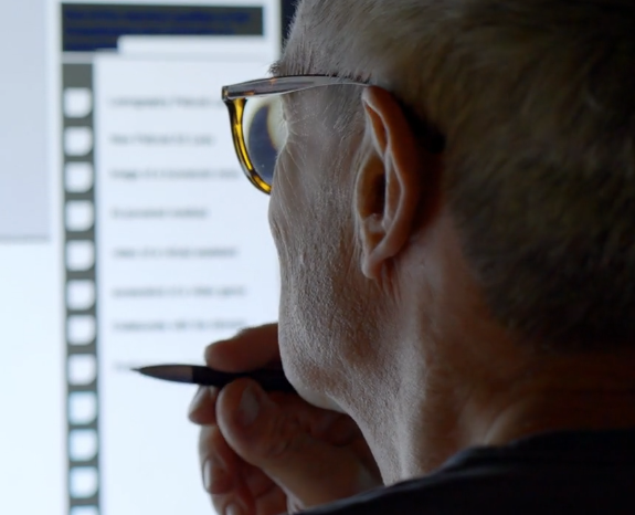 Person using AI pen