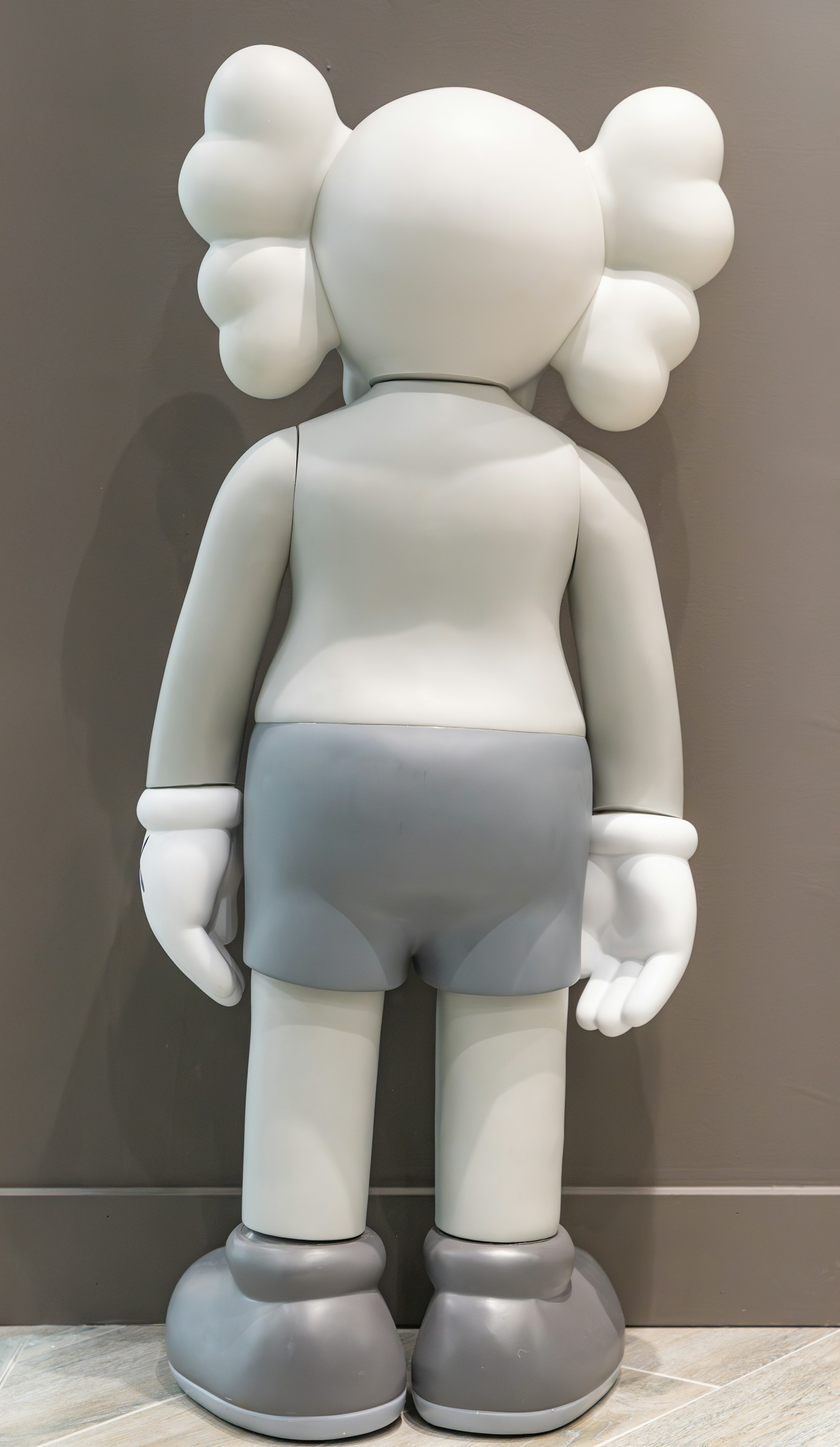 KAWS 4 FT COMPANION GREY